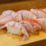 【東伊豆】稲取魚市場前の「魚八寿し」で、名物の金目鯛のお寿司をいただきました